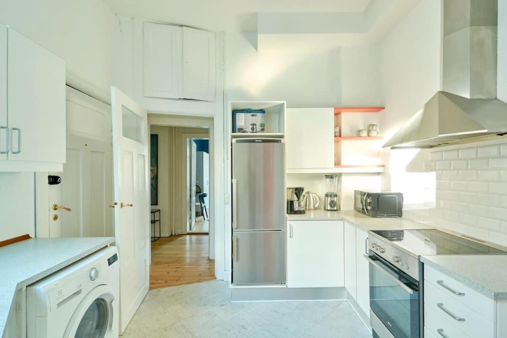 Moderen And Sleek 3Br With Bath By The Lakes And Metro Copenhague Exterior foto