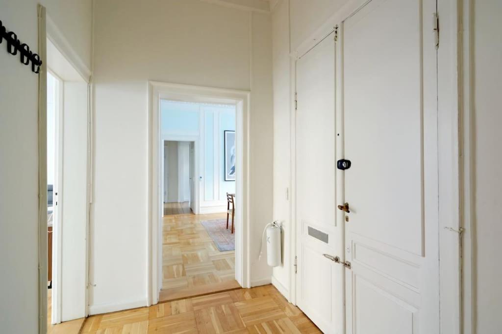 Moderen And Sleek 3Br With Bath By The Lakes And Metro Copenhague Exterior foto