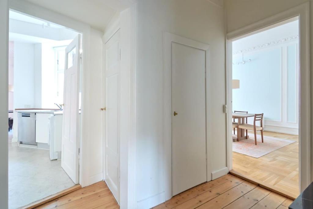 Moderen And Sleek 3Br With Bath By The Lakes And Metro Copenhague Exterior foto