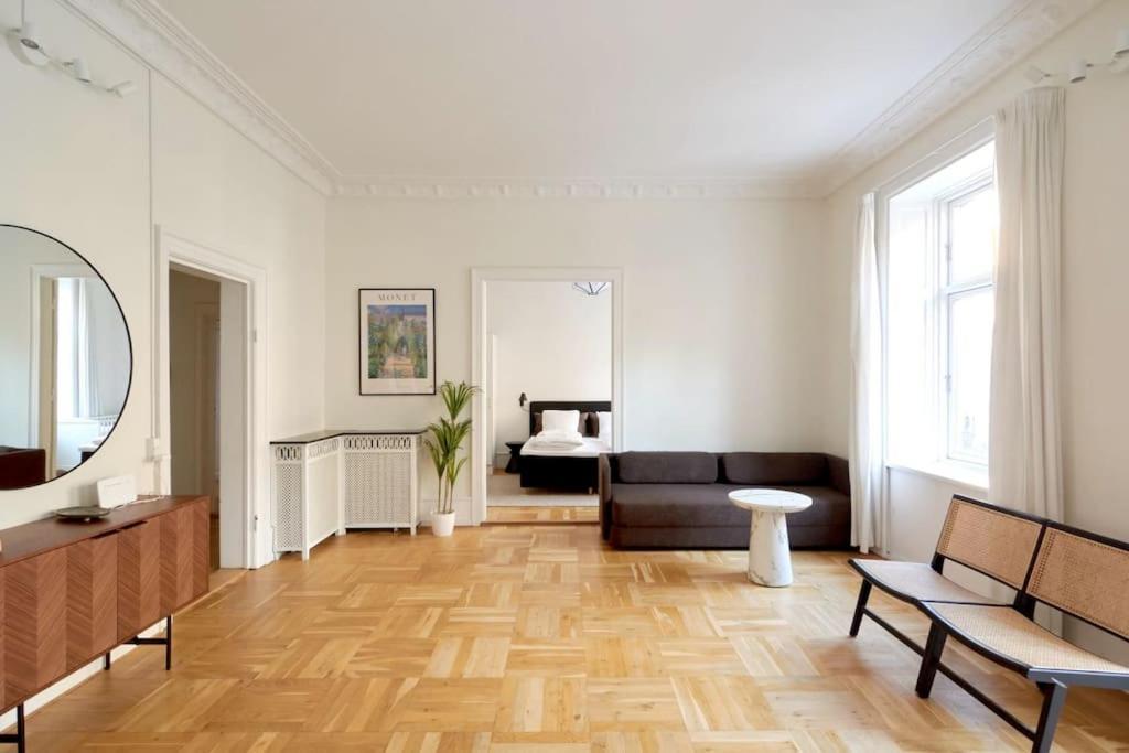 Moderen And Sleek 3Br With Bath By The Lakes And Metro Copenhague Exterior foto