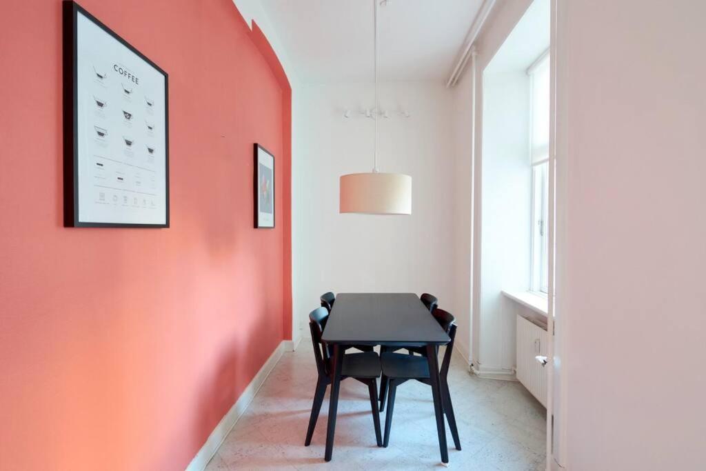Moderen And Sleek 3Br With Bath By The Lakes And Metro Copenhague Exterior foto